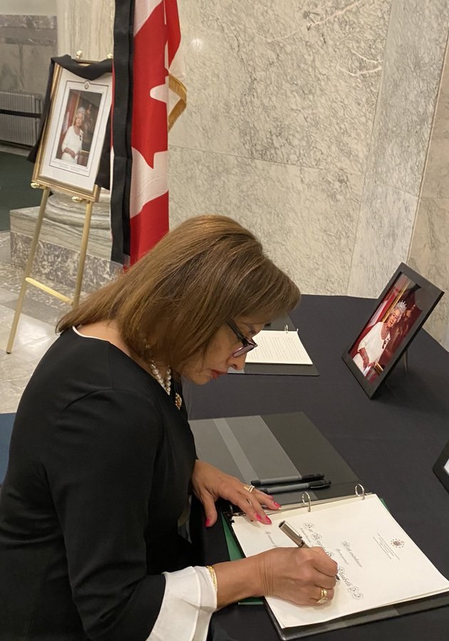 Sept9 2022 Condolencebooksigning Legislature (1)