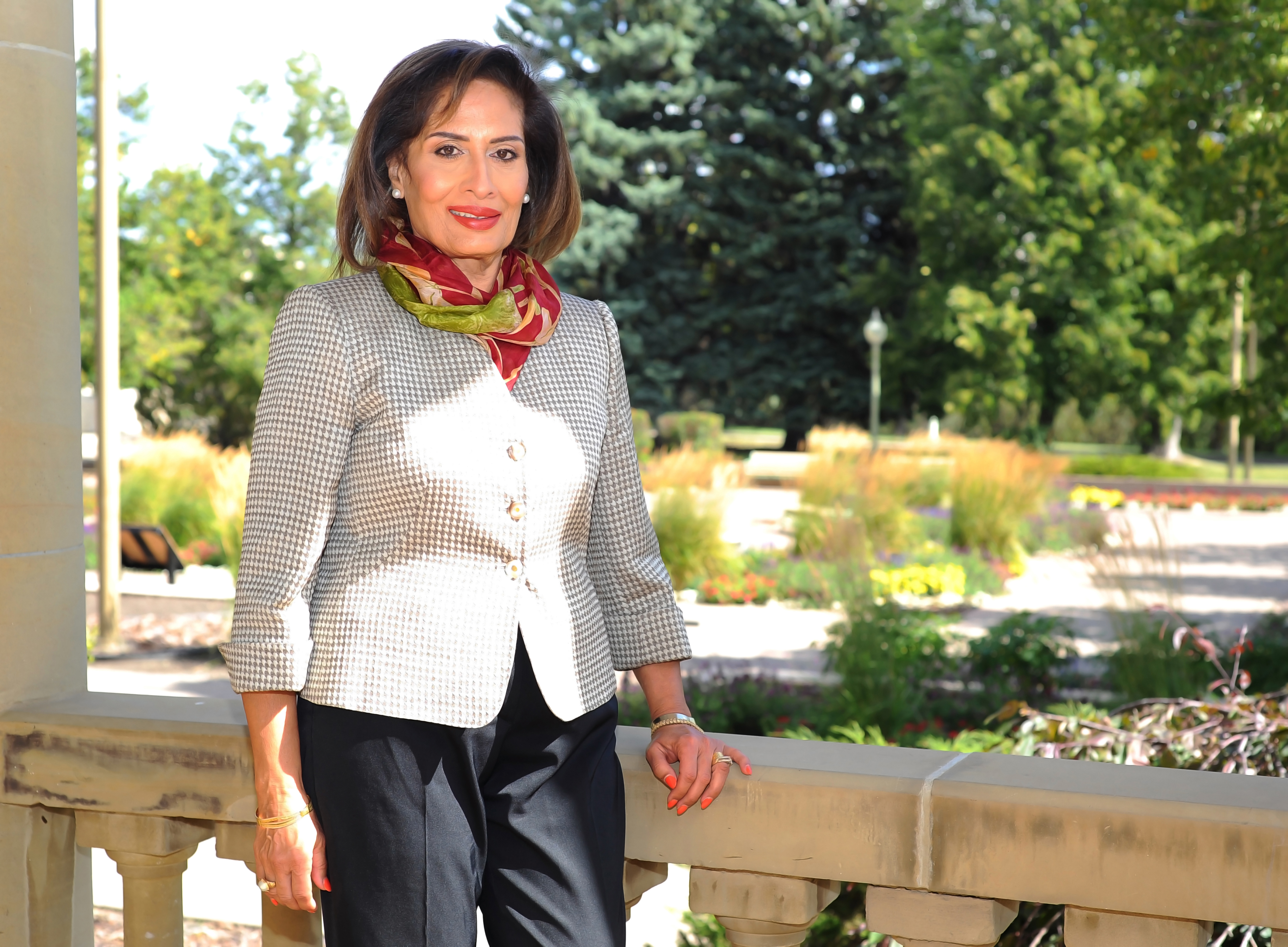 Honsalmalakhani Portraitcasual1 (1)